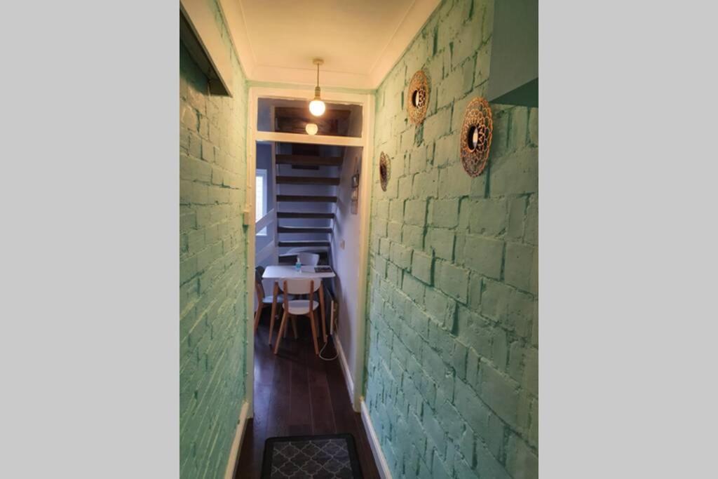 Cosy, Quirky, Comfy 'N' Chic House- Apartamento Swindon Exterior foto