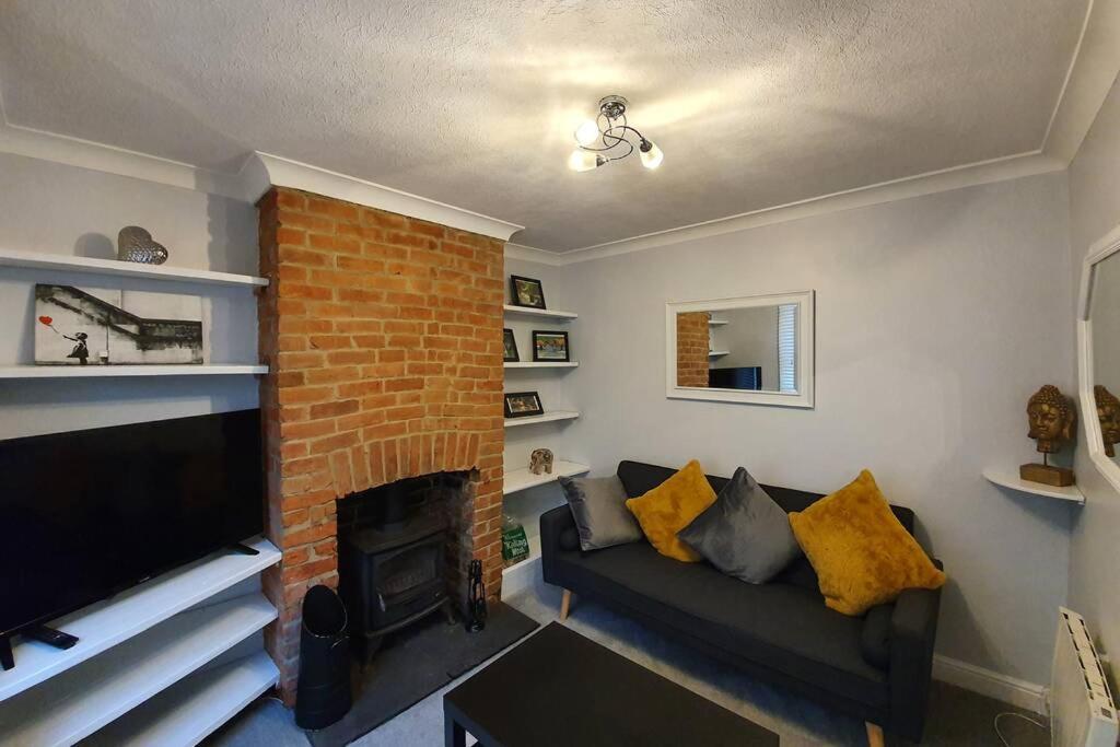 Cosy, Quirky, Comfy 'N' Chic House- Apartamento Swindon Exterior foto